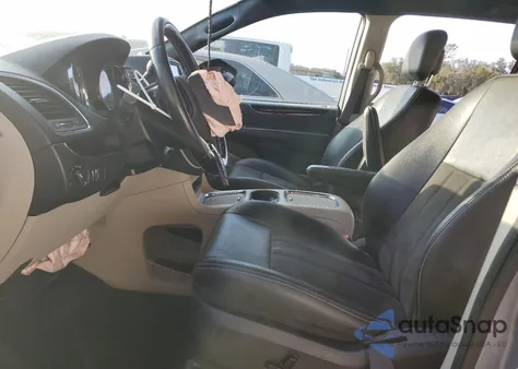 2019 Dodge Grand Caravan Sxt z USA, uszkodzony, nr VIN 2C4RDGCG5KR695999